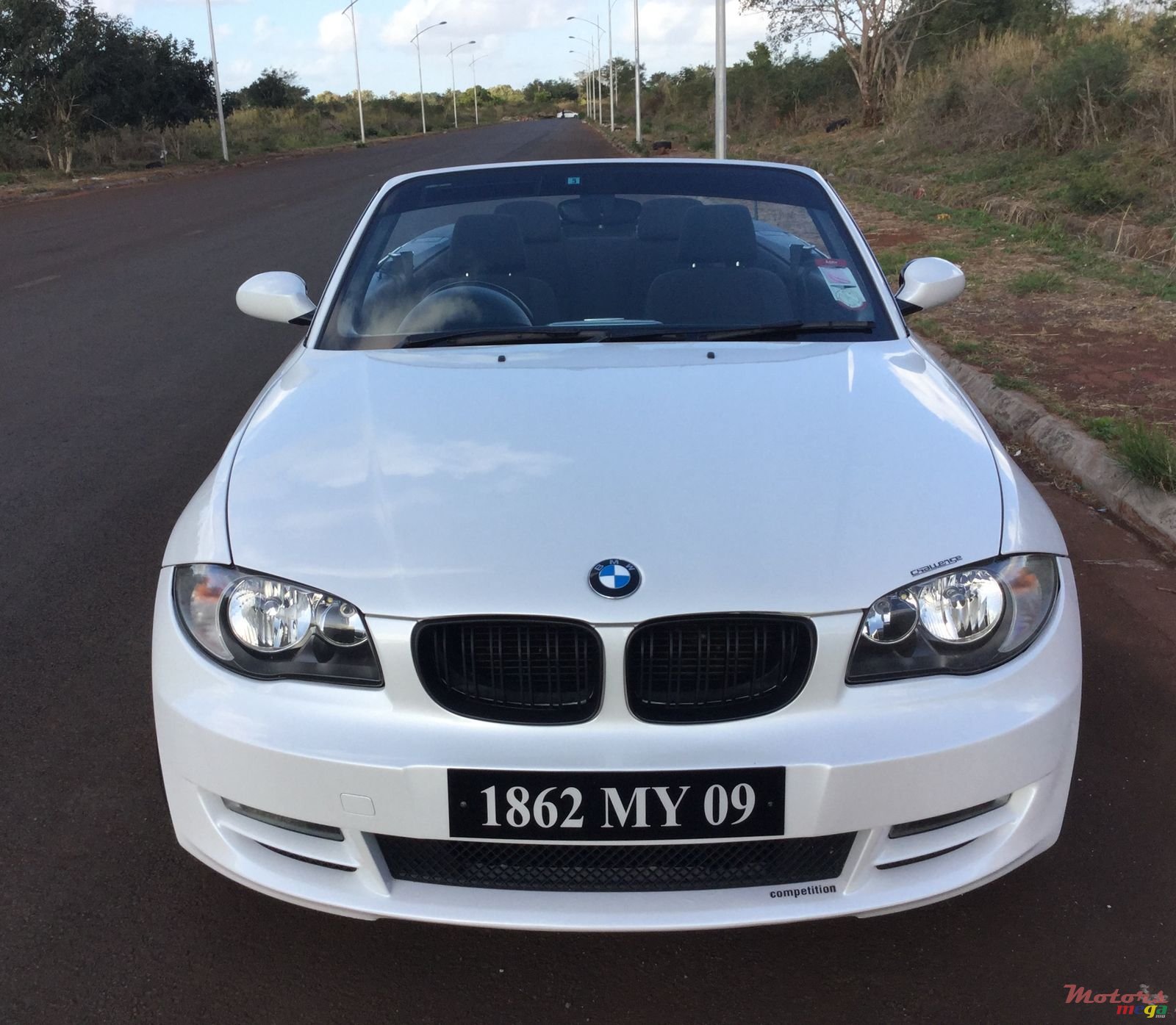 2009' BMW 120 Cabriolet photo #1