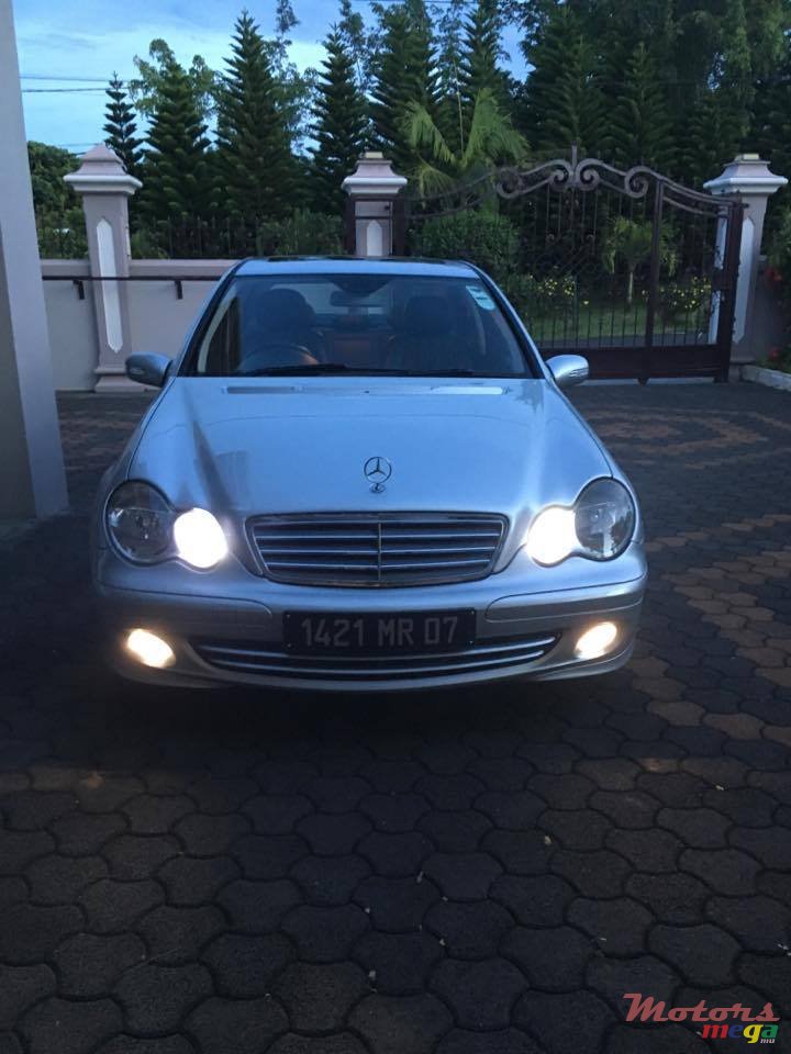 2007' Mercedes-Benz C-Class photo #1