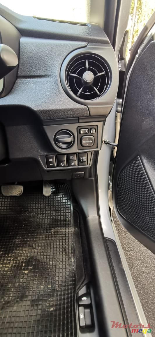 2019' Toyota Axio photo #5