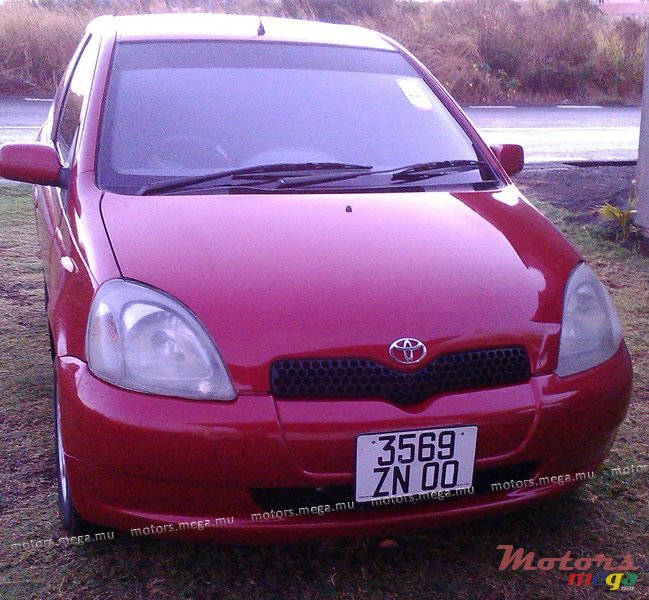 2000' Toyota VITZ  photo #2