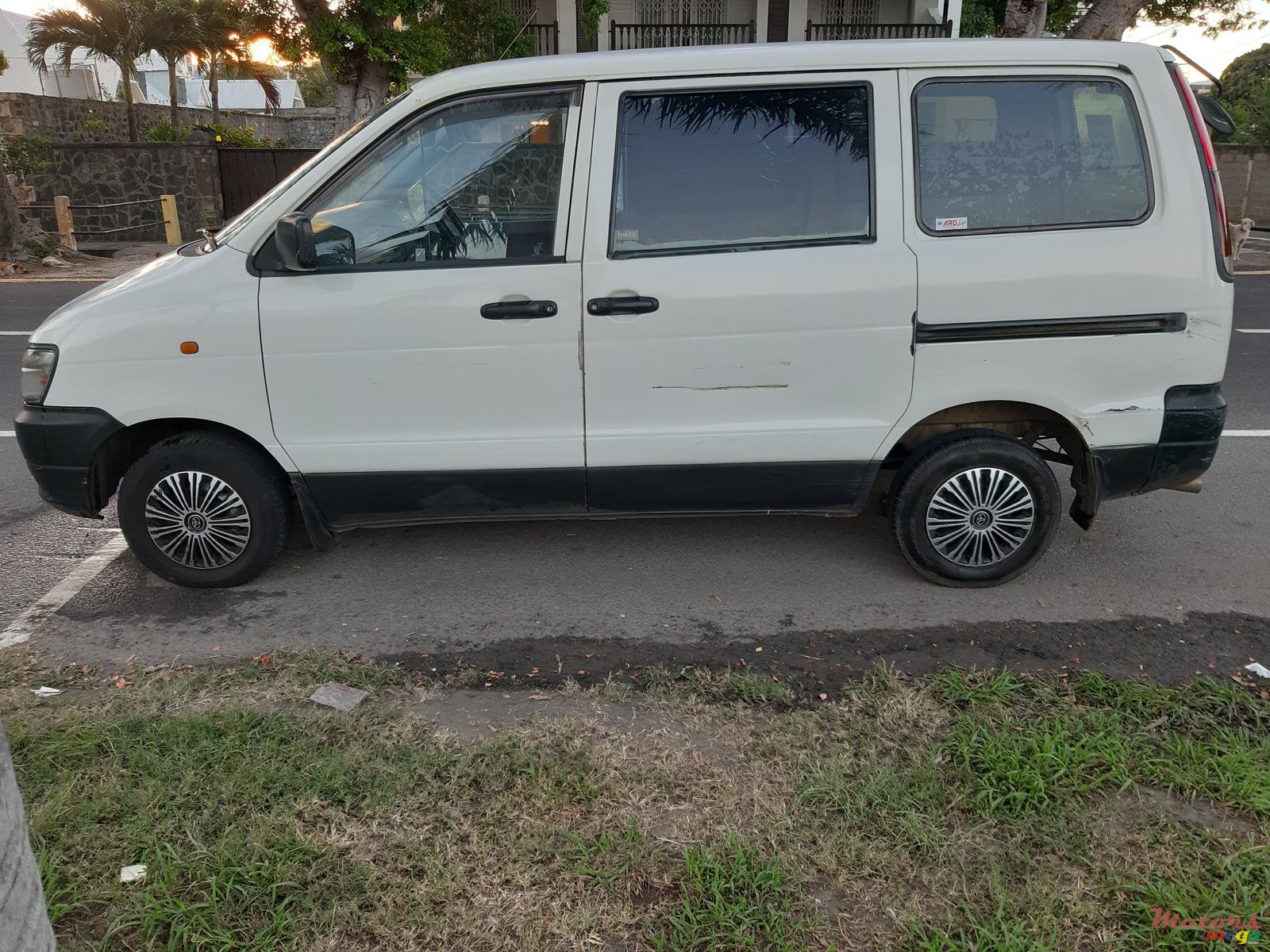 1998' Toyota photo #5