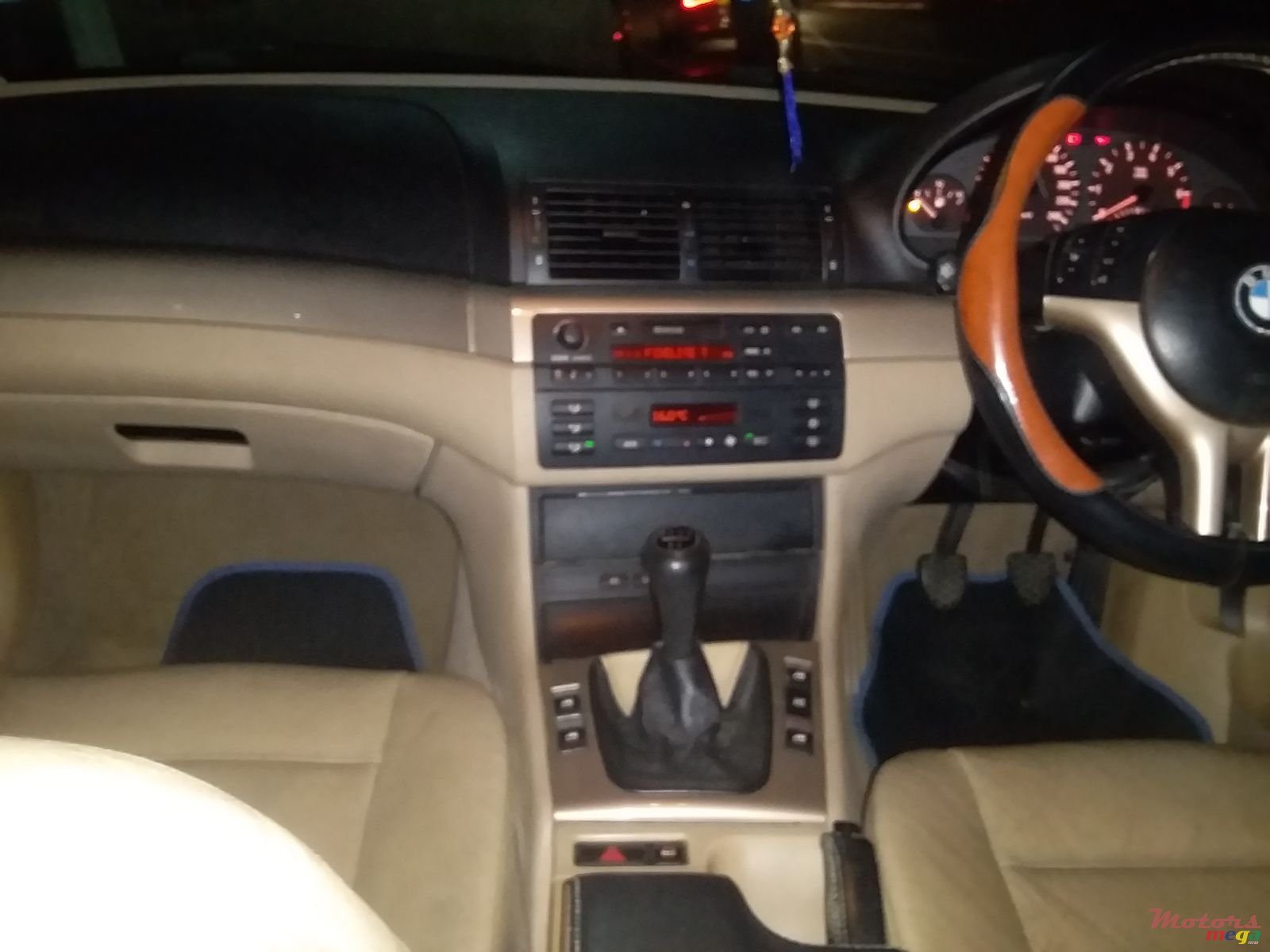 2001' BMW 3 Series E46 2000-2005 photo #3