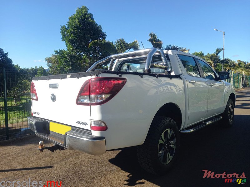2020' Mazda BT-50 2.2 4x4 photo #4