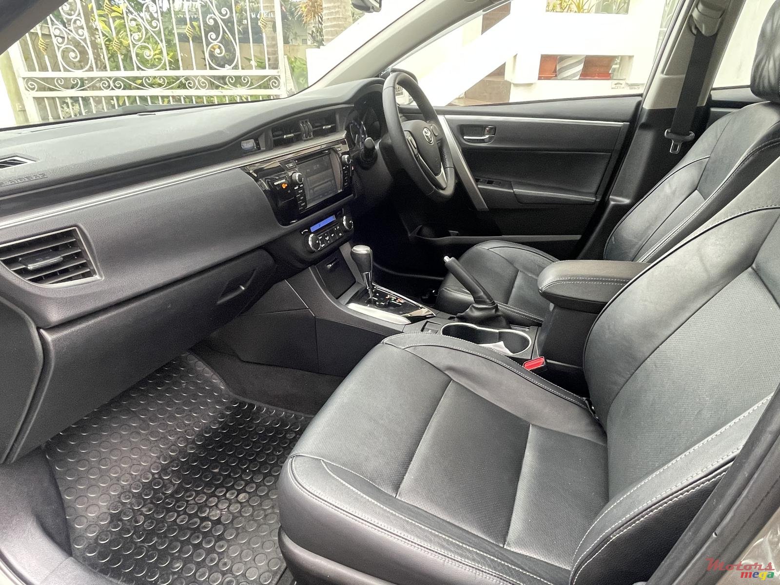 2015' Toyota Corolla Luxel 1.6 photo #6