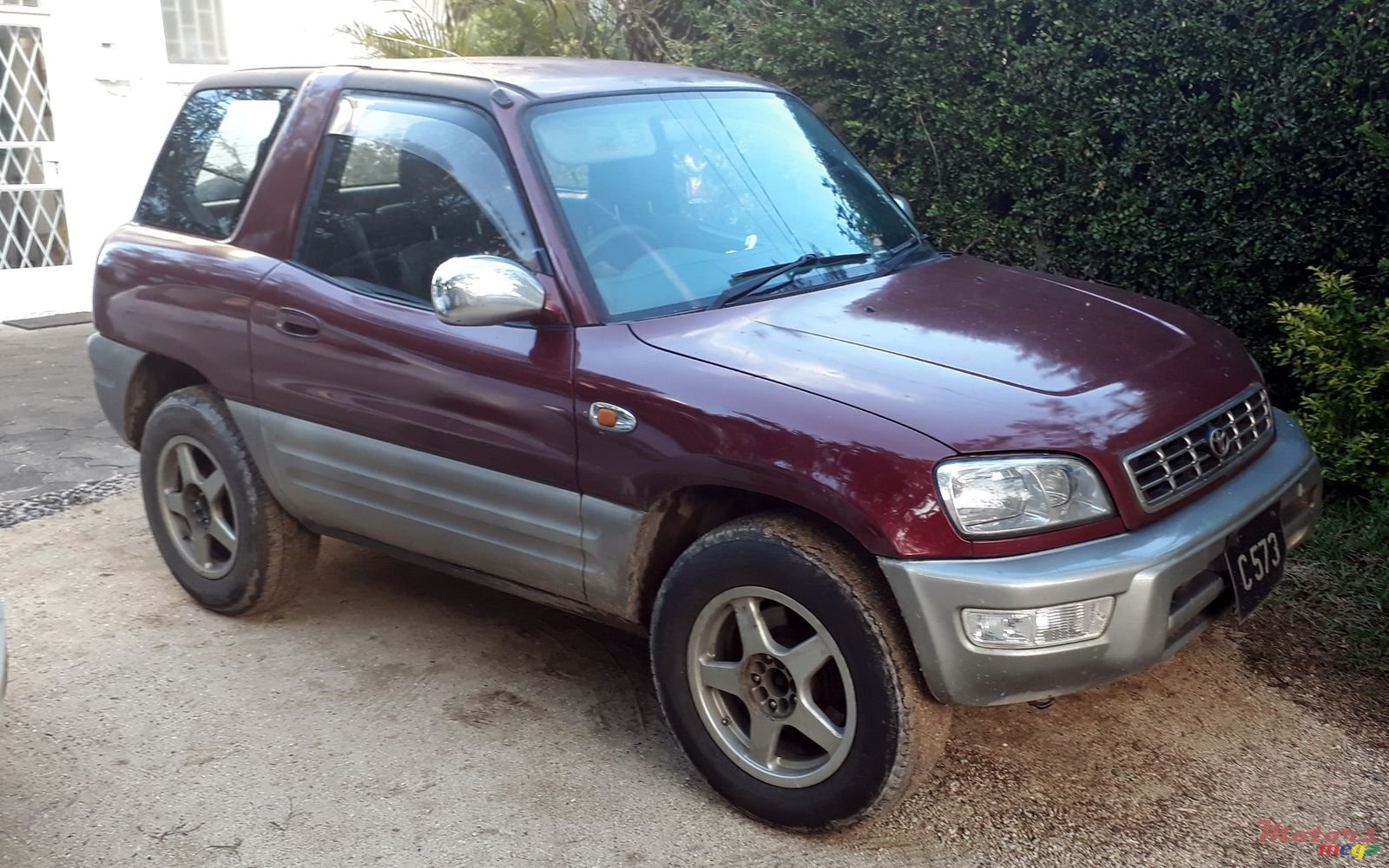 1998' Toyota RAV4 photo #1