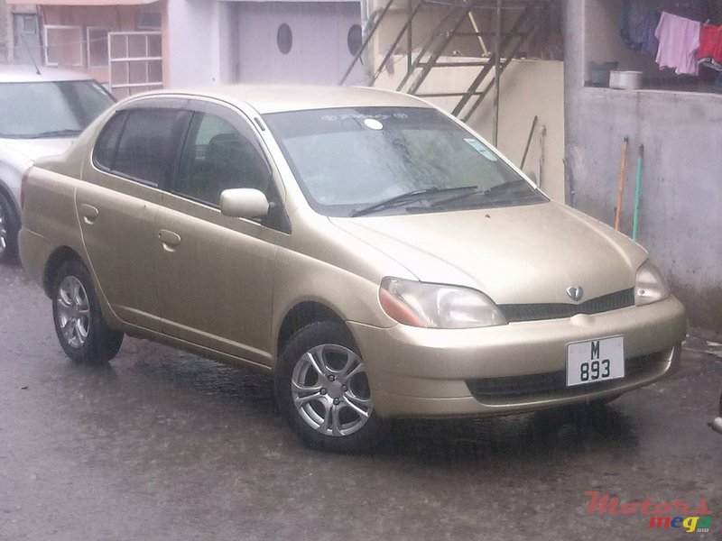 2001' Toyota platz photo #1