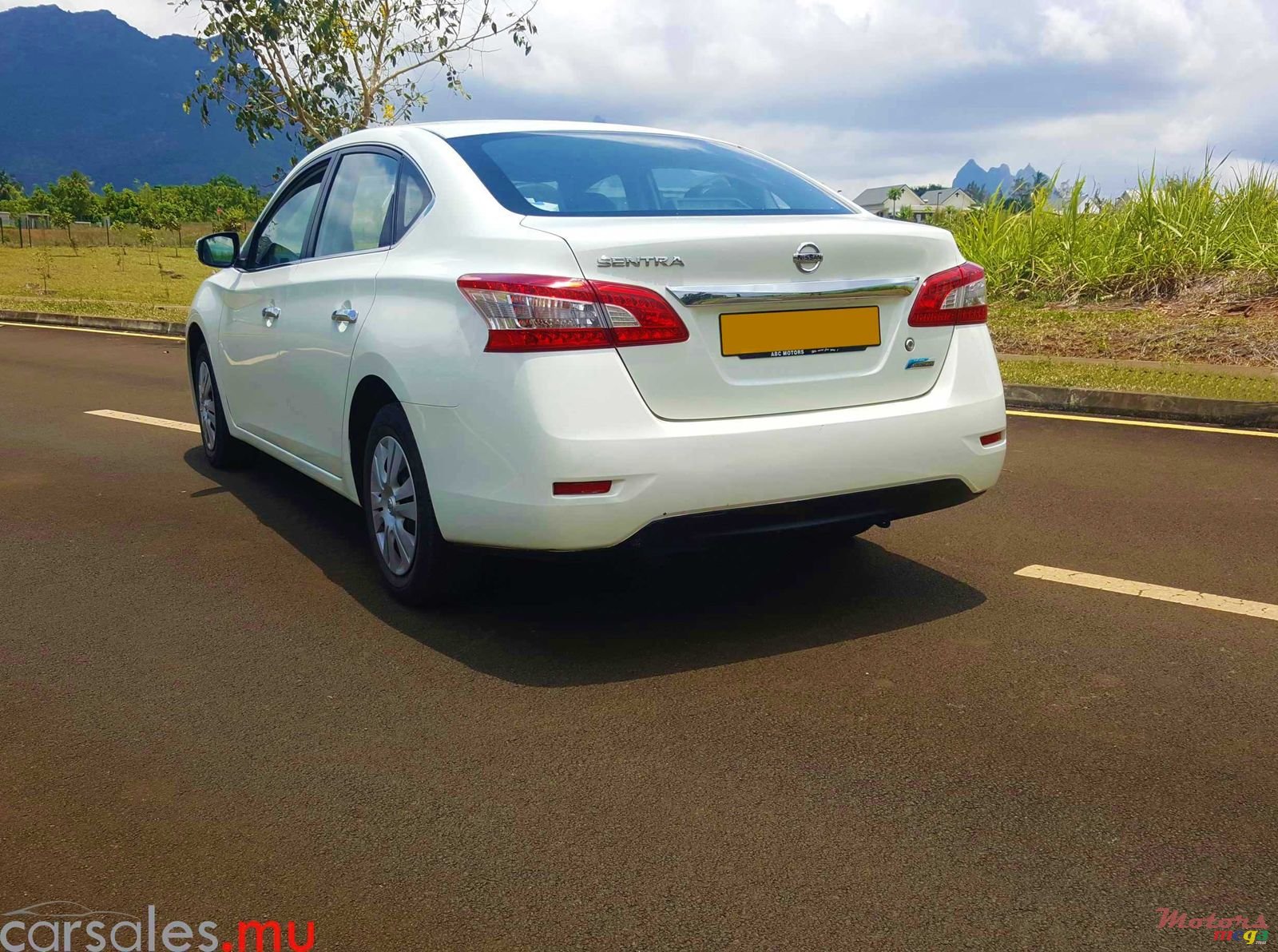 2015' Nissan Sentra 1.6 photo #3