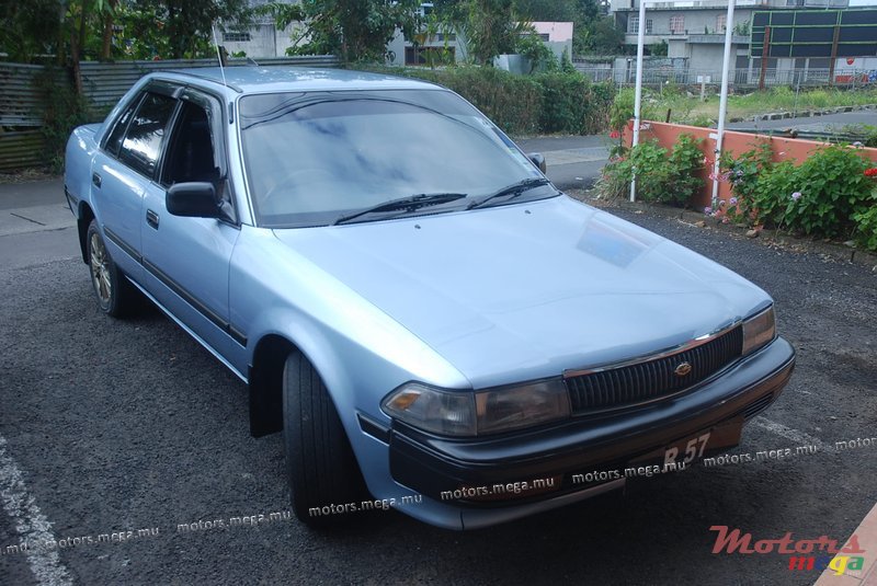 1990' Toyota Corona photo #2