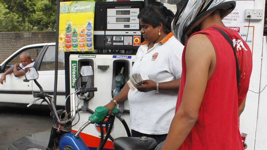 [Hausse du carburant] Pravesh, livreur de colis : « Parfwa to retrouv twa dan pins net »