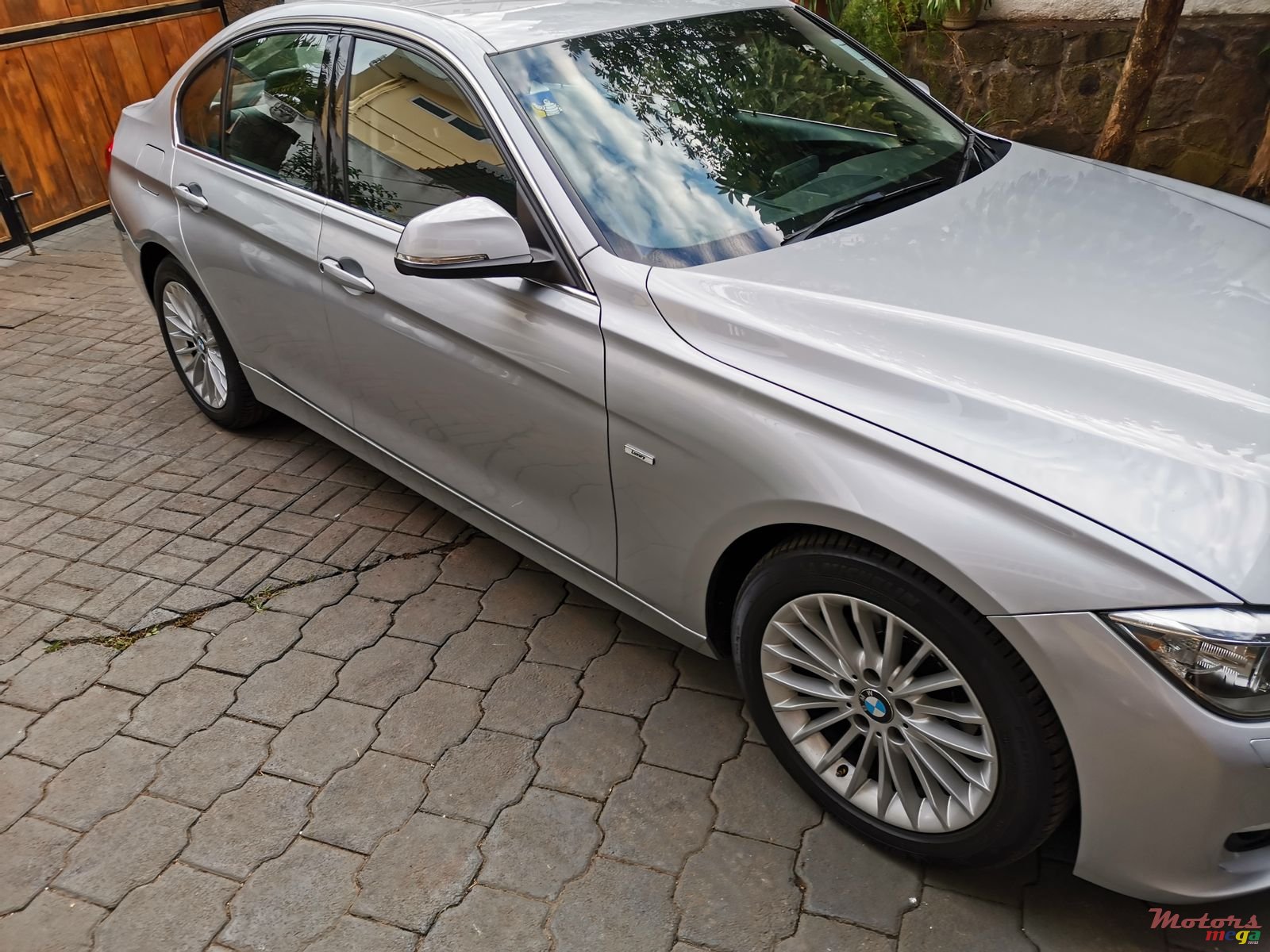 2015' BMW 3 Series photo #3