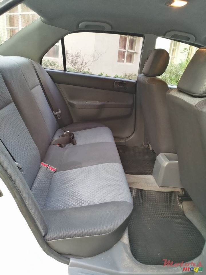 2002' Mitsubishi Lancer photo #4