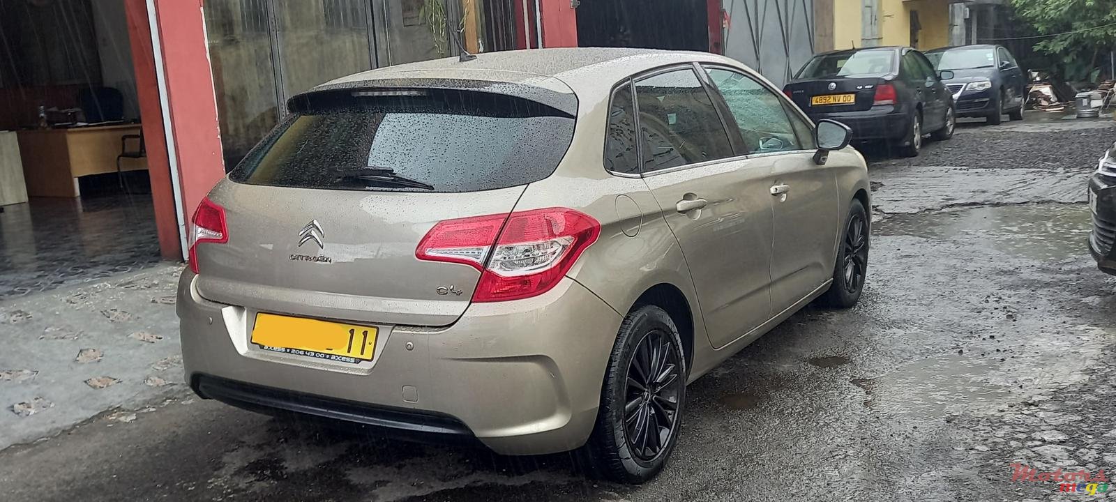 2011' Citroen C4 photo #4