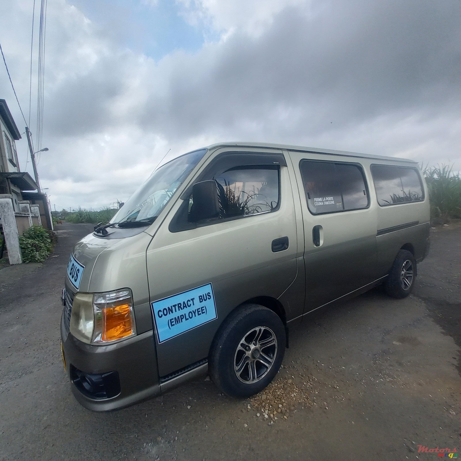 2012' Nissan Urvan photo #1