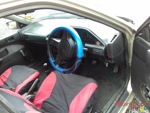 1993' Ford Laser photo #4