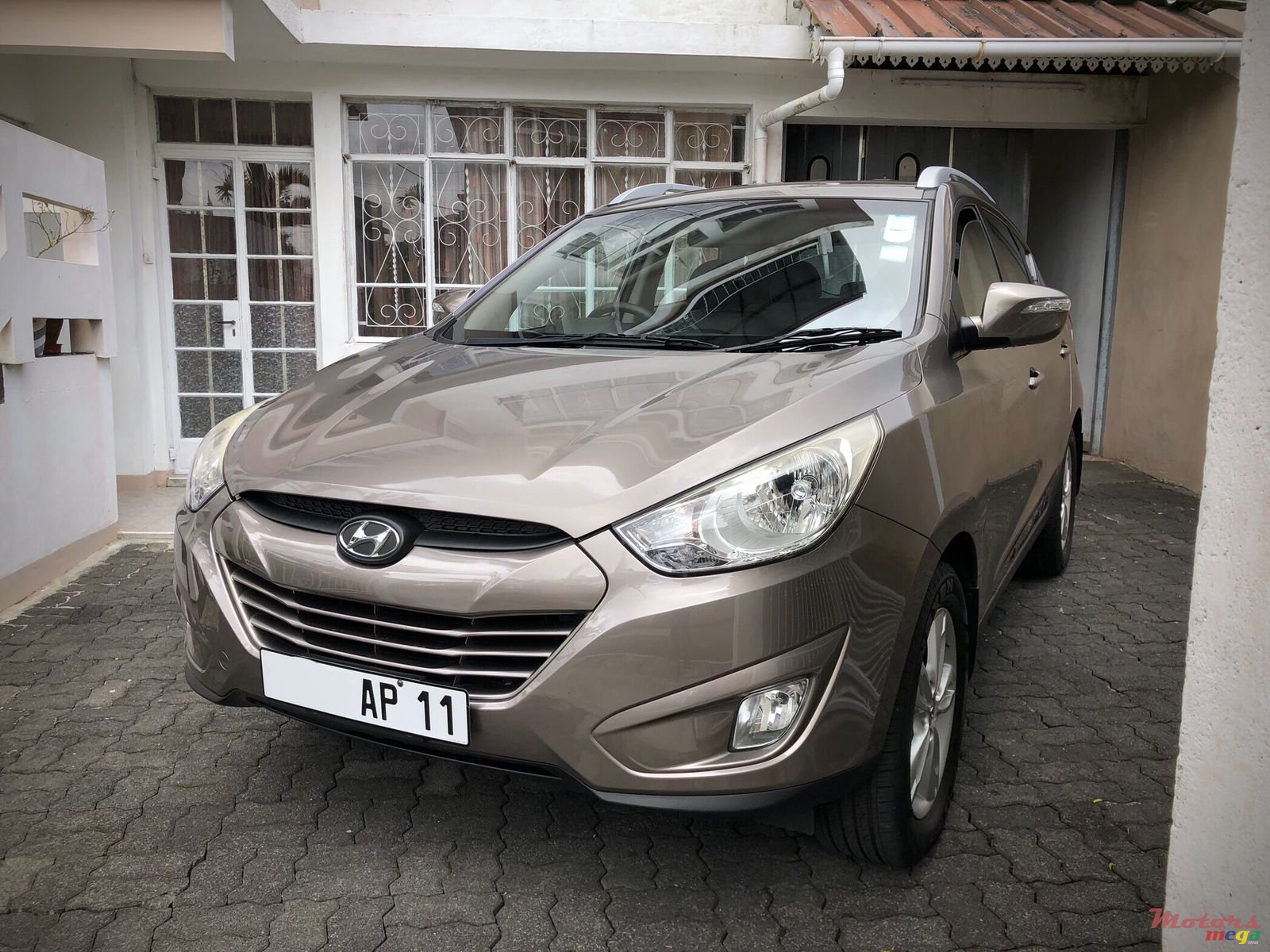 2011' Hyundai ix35 photo #6