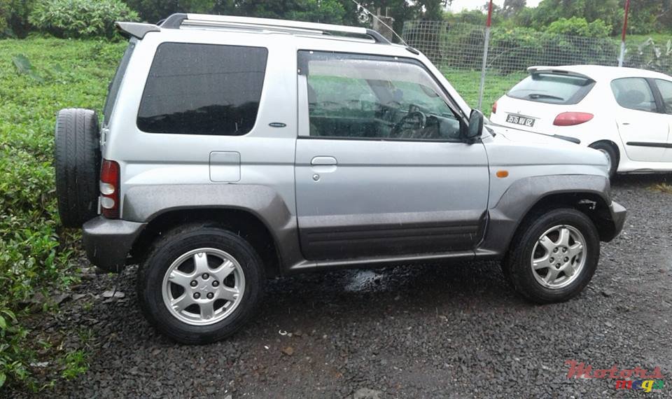 1997' Mitsubishi Pajero photo #3