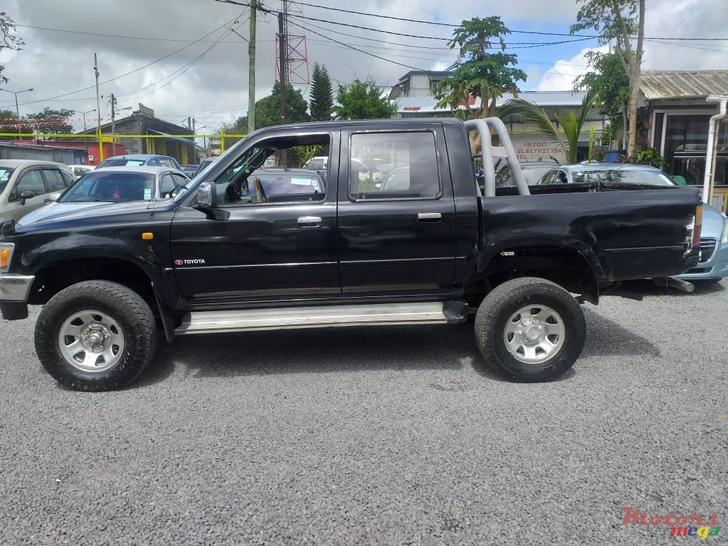 1995' Toyota Hilux photo #4