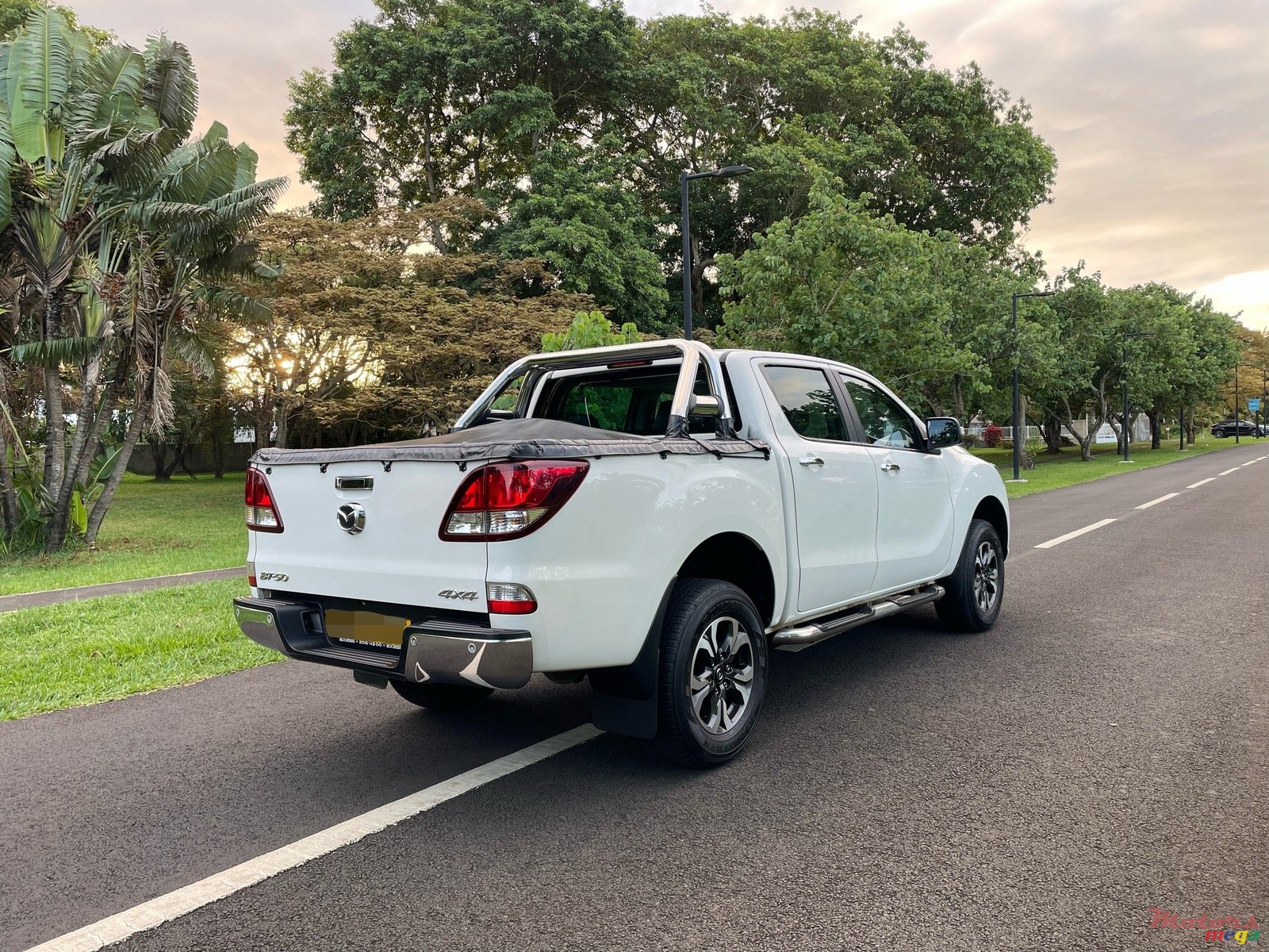 2015' Mazda BT-50 photo #5