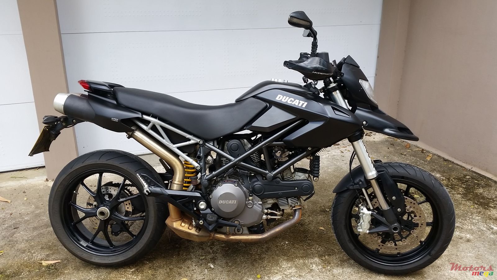 2015' Ducati 796 Hypermotard photo #1