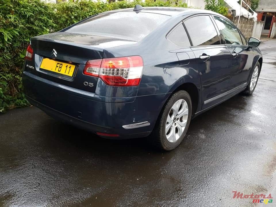 2011' Citroen C5 Automatic photo #3