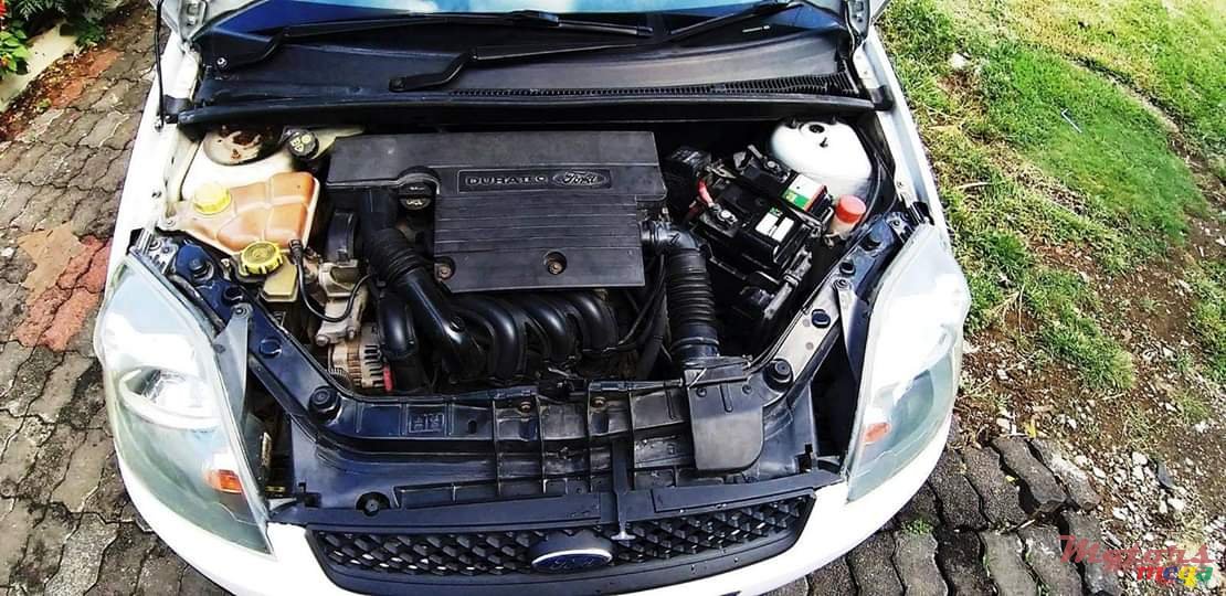 2007' Ford Fiesta photo #7