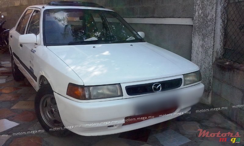 1992' Mazda FAMILLIA photo #1