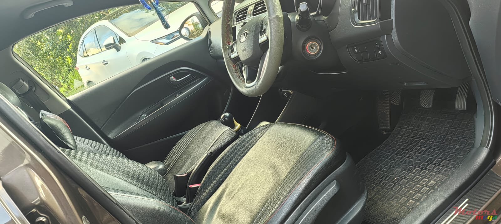 2012' Kia Rio photo #5