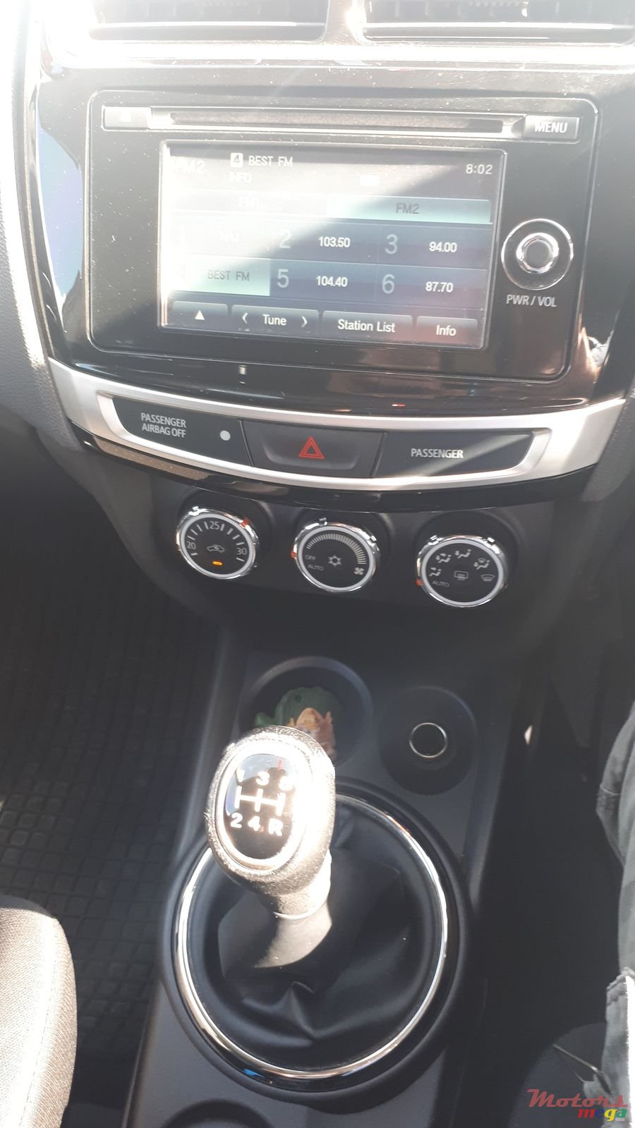 2015' Mitsubishi ASX photo #4