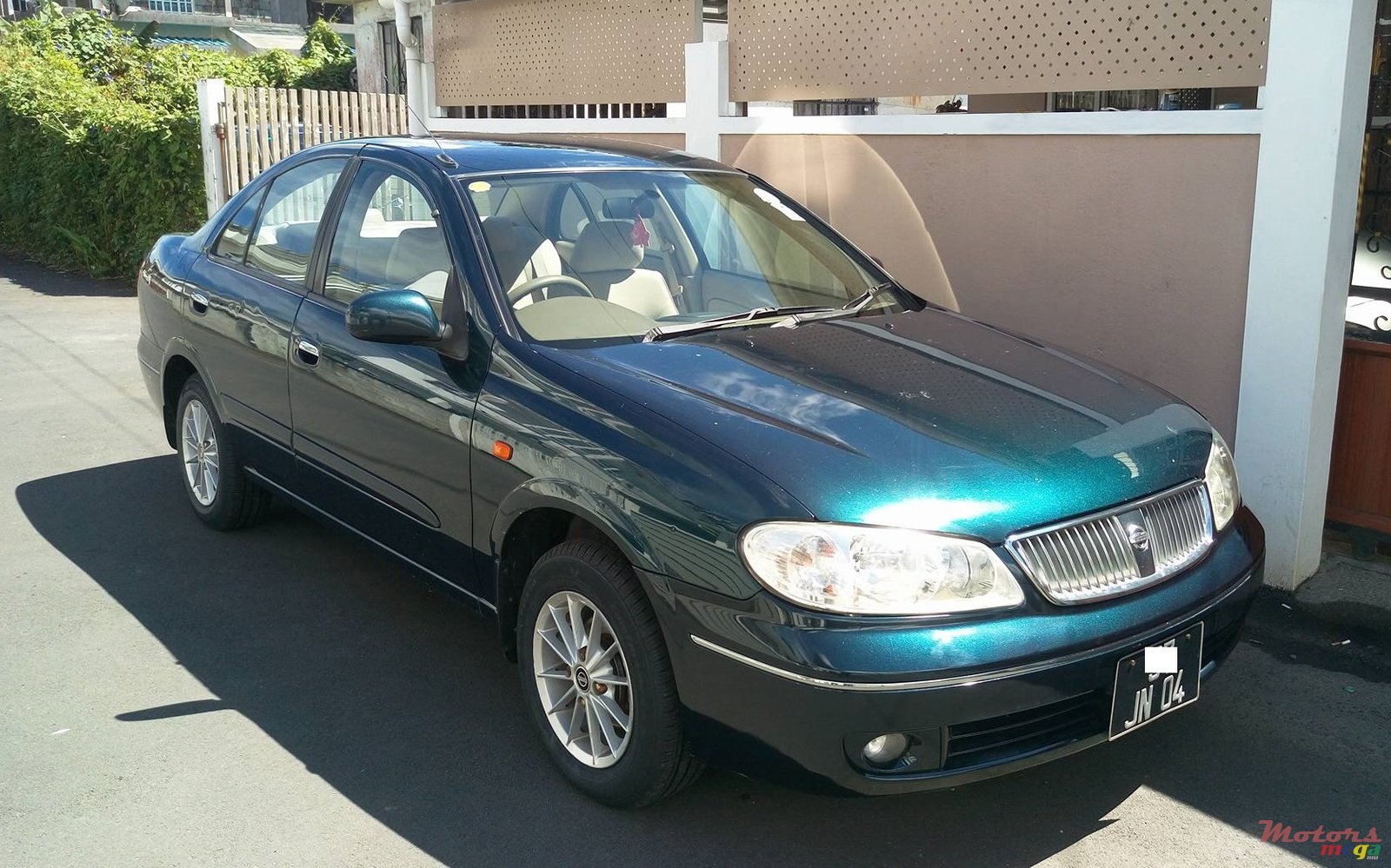 2004' Nissan Sunny N17 photo #1