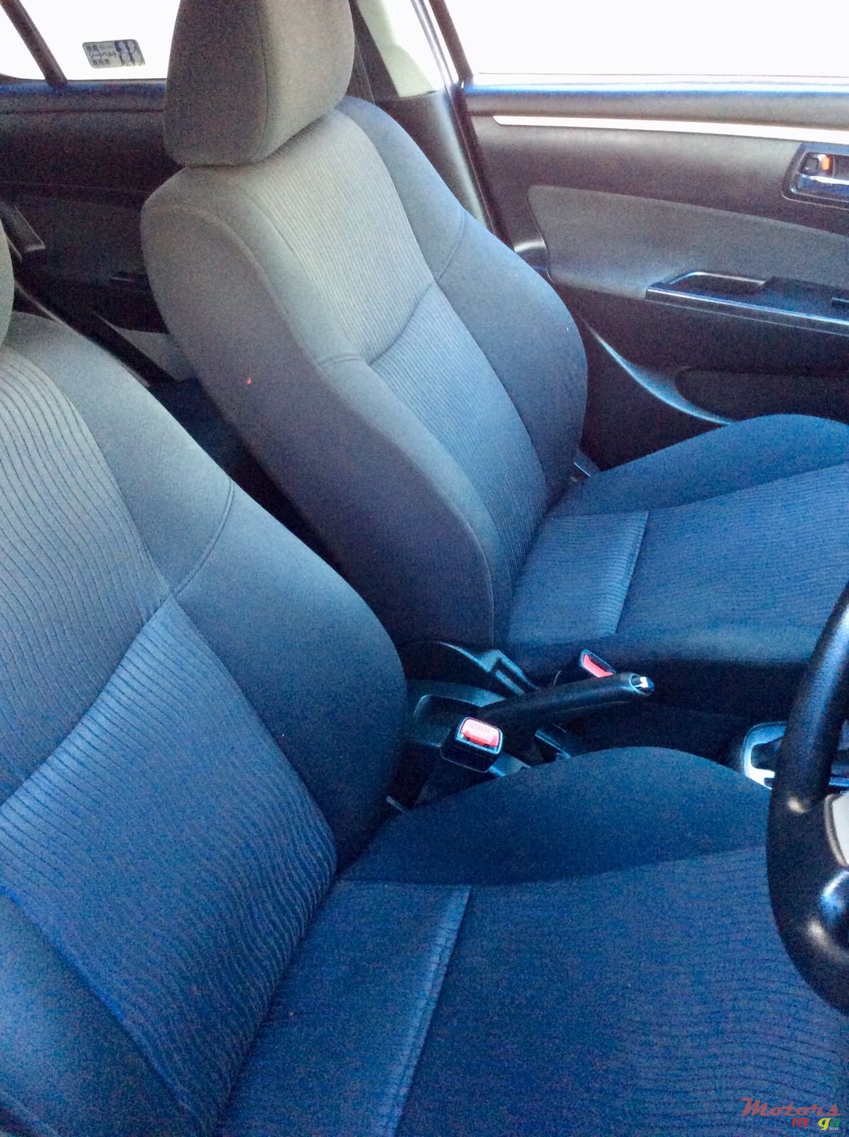 2013' Suzuki Swift photo #4