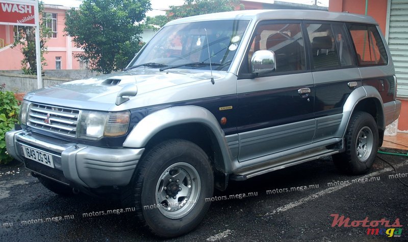 1994' Mitsubishi Pajero photo #2