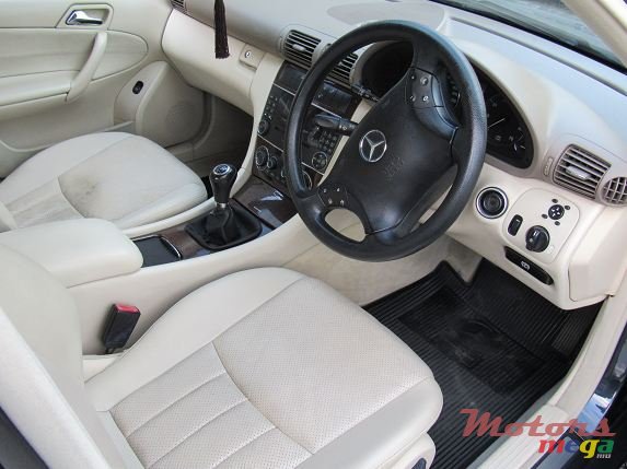2004' Mercedes-Benz C-Class c180 photo #4
