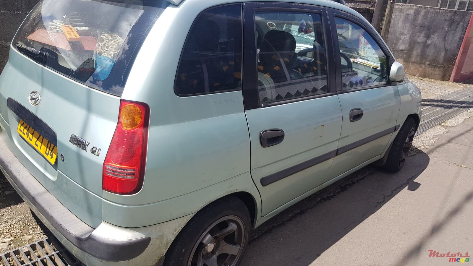 2004' Hyundai Matrix photo #1