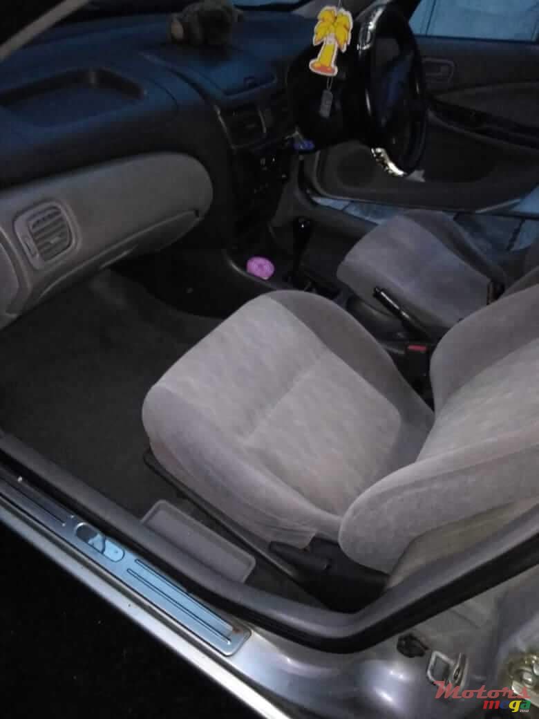 2001' Nissan Sunny photo #4