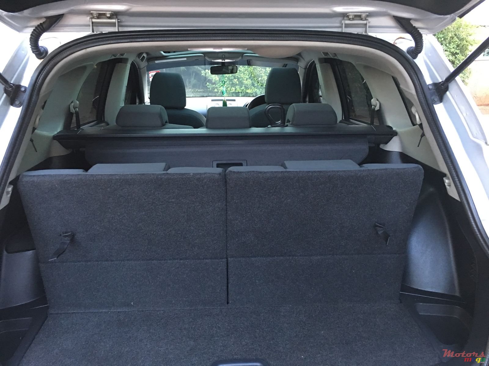 2011' Nissan Qashqai+2 photo #6