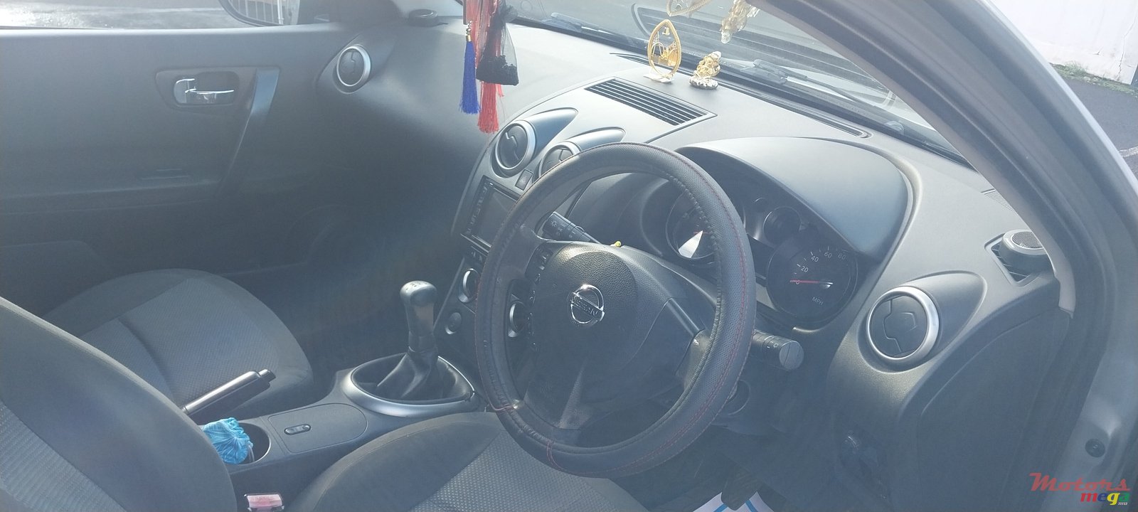 2010' Nissan Qashqai+2 photo #4