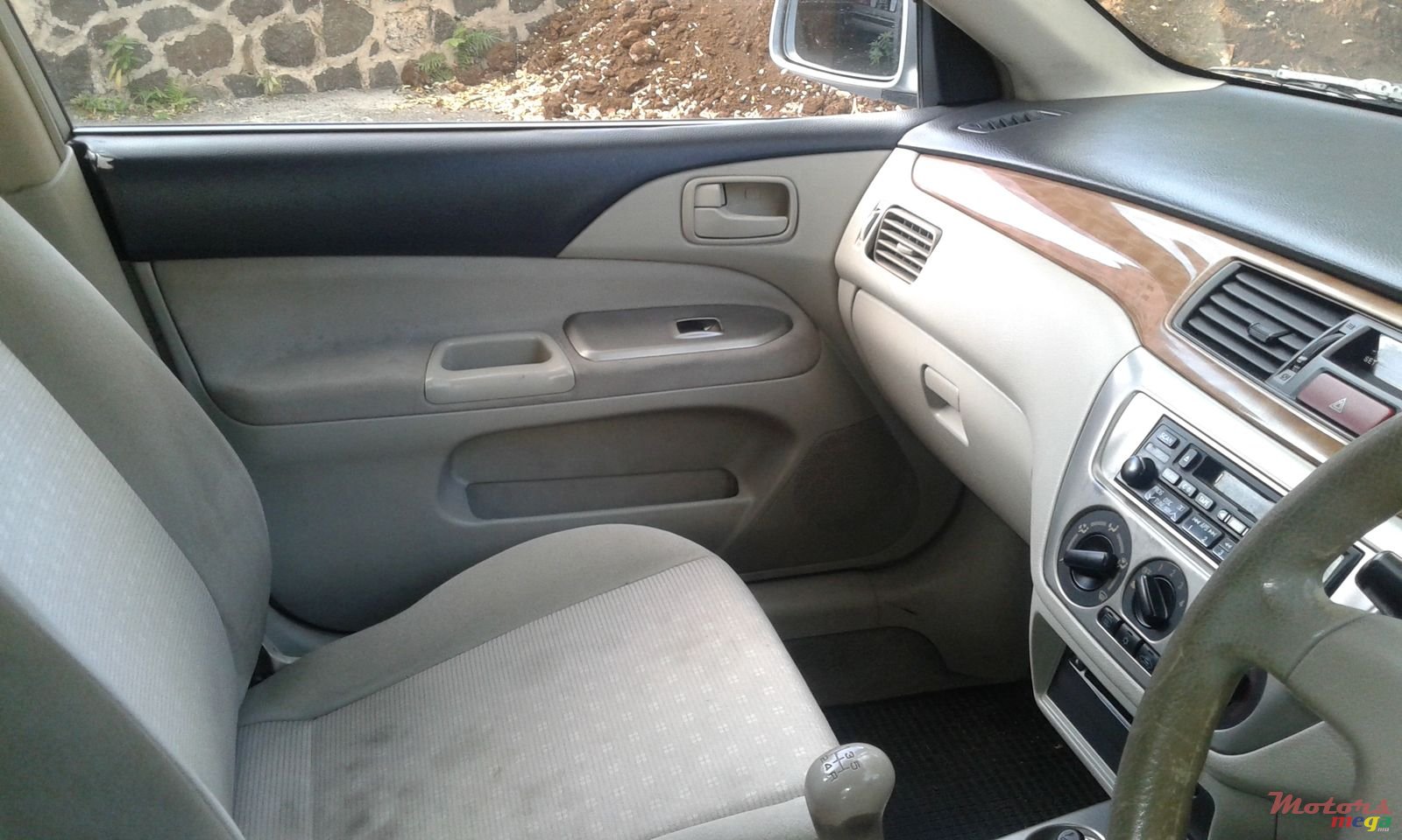 2003' Mitsubishi Lancer photo #4