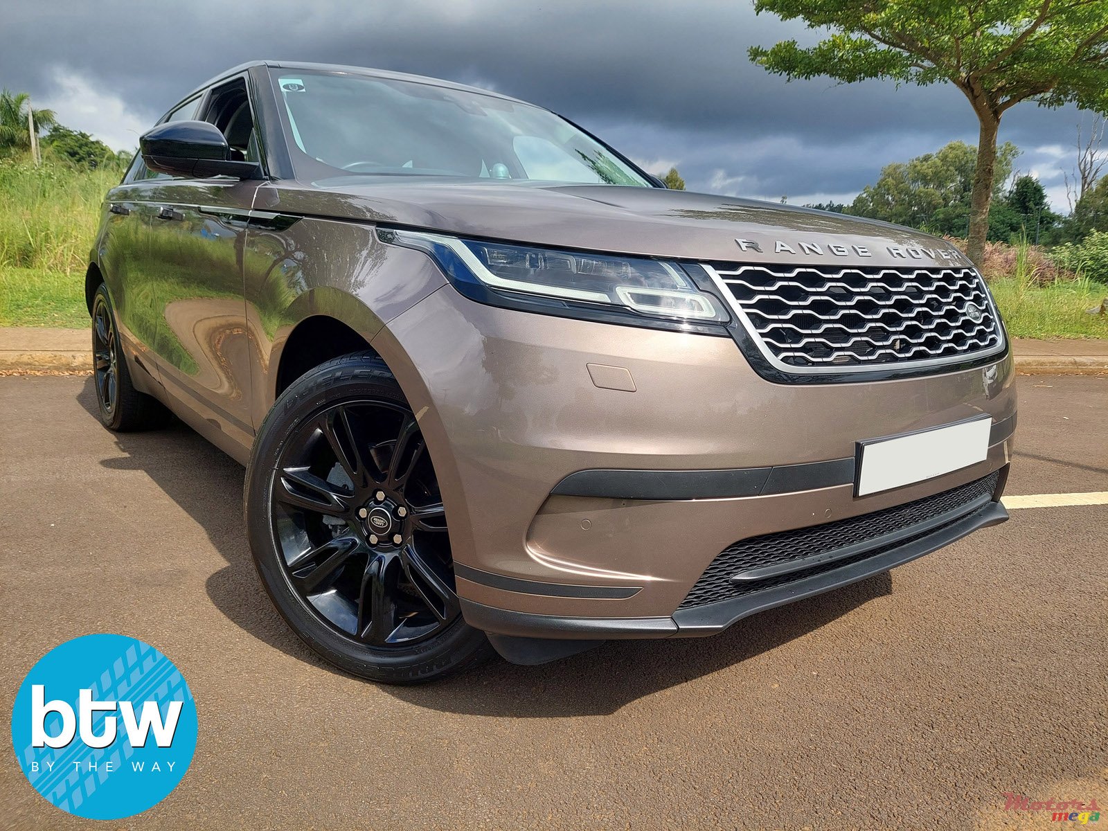 2018' Land Rover Range Rover Velar photo #1