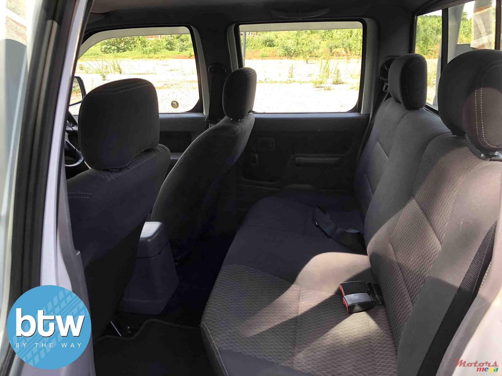 2019' Nissan NP300 photo #4