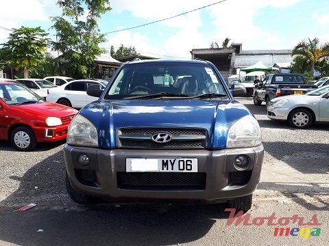 2006' Hyundai Tucson SUV photo #2