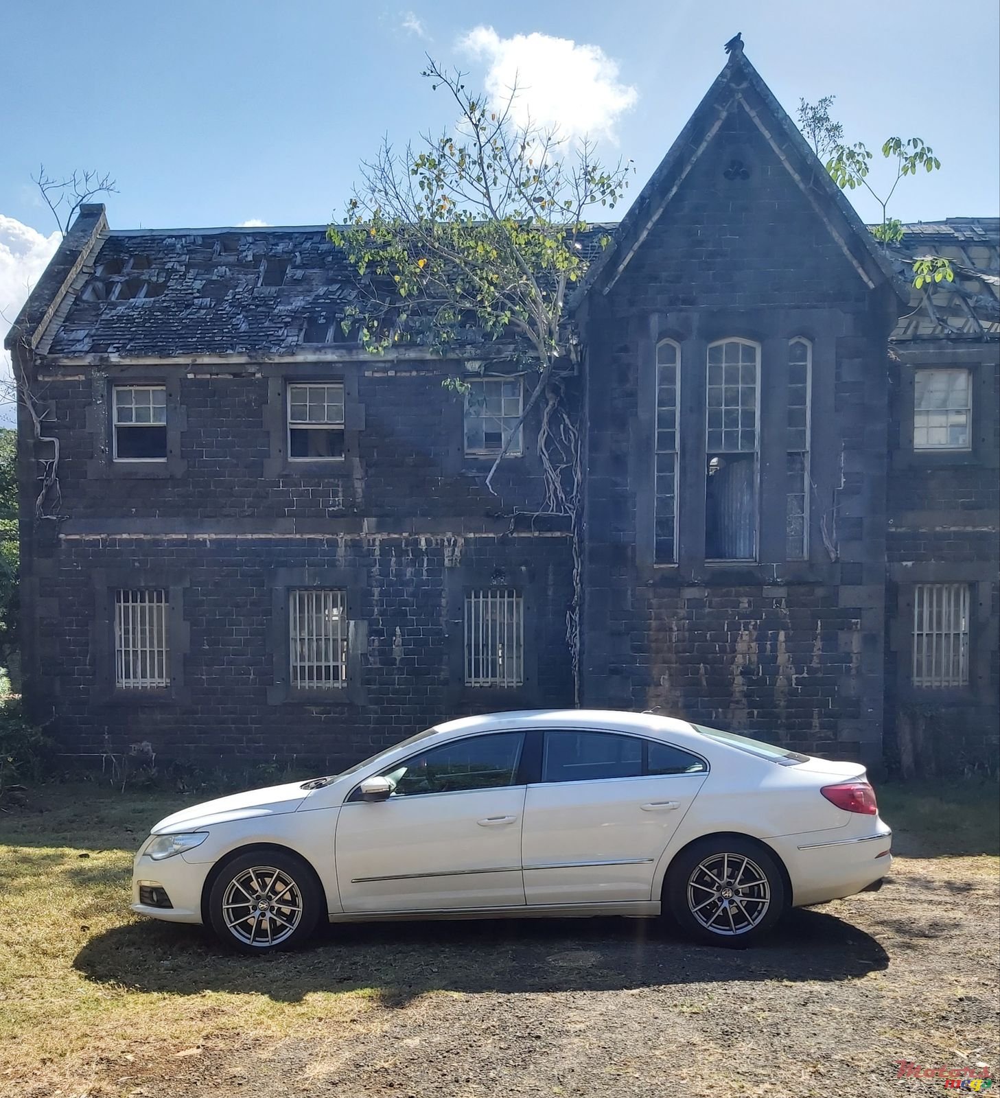 2011' Volkswagen Passat CC photo #3