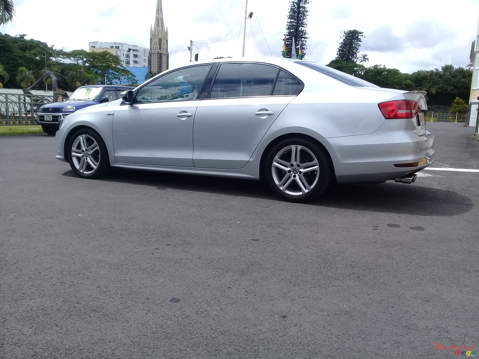 2015' Volkswagen Jetta photo #2