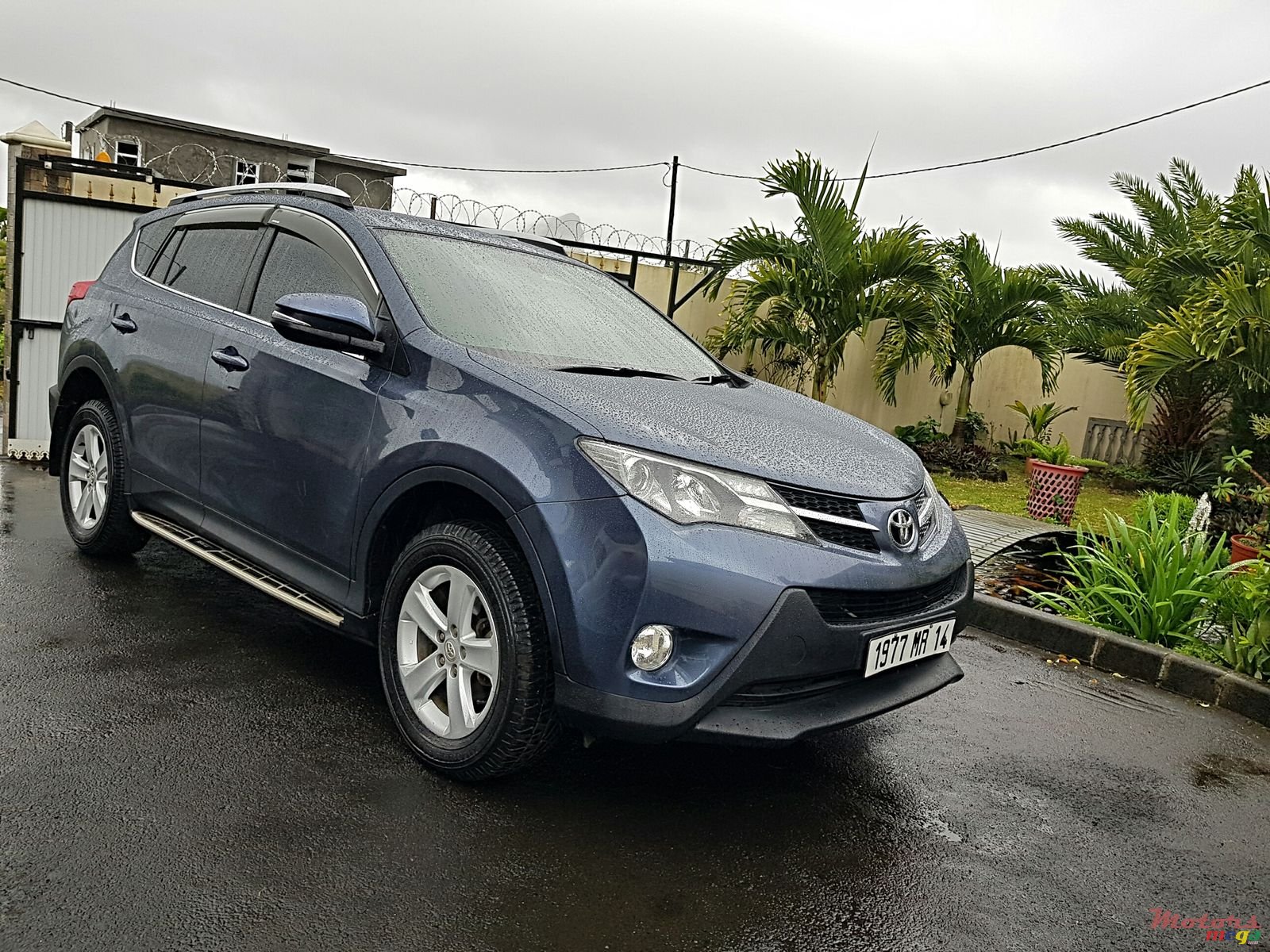 2014' Toyota RAV4 Automatic photo #1