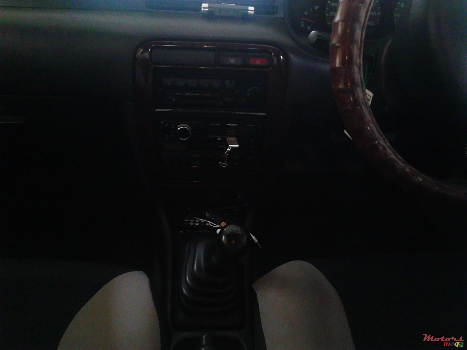 1998' Nissan photo #3