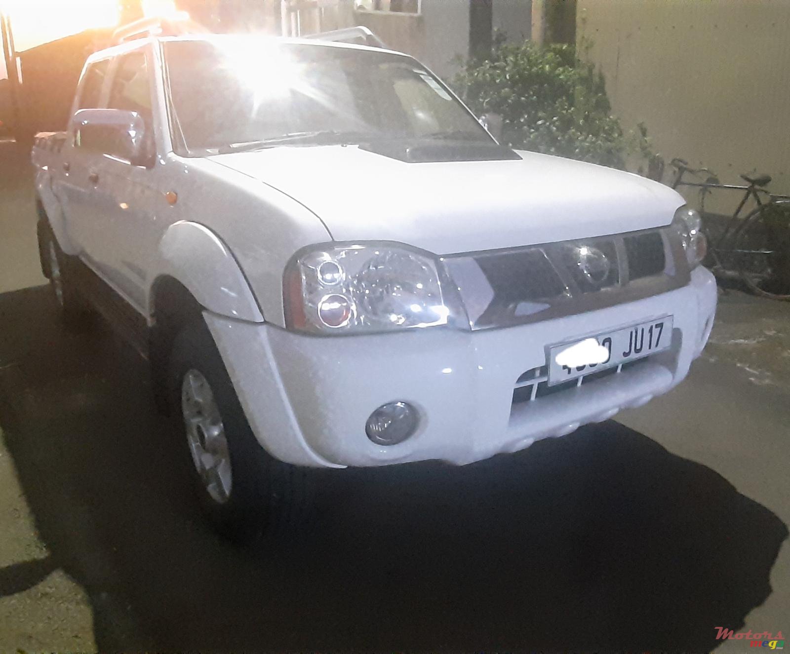 2017' Nissan NP300 4X4 photo #2