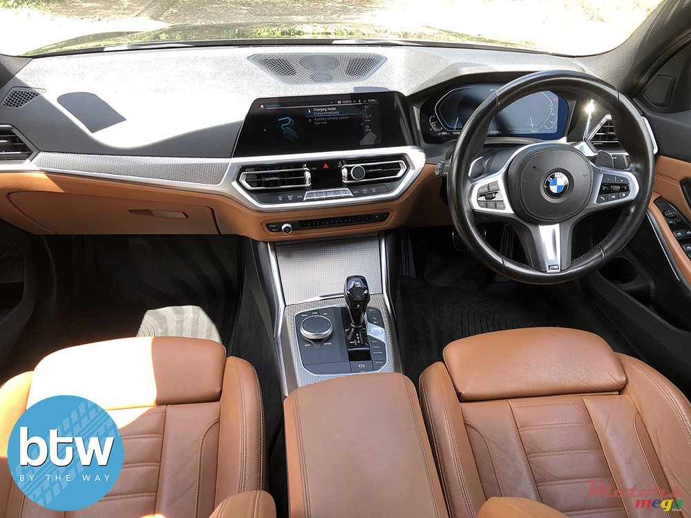 2020' BMW 3 Series 330e M Sport Pack photo #7