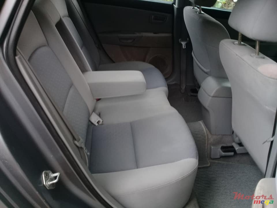 2004' Mazda Axela photo #6