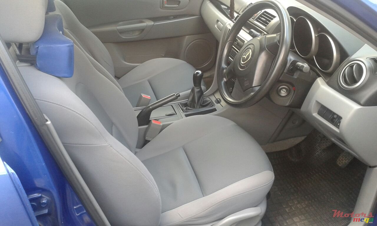 2007' Mazda Axela photo #2