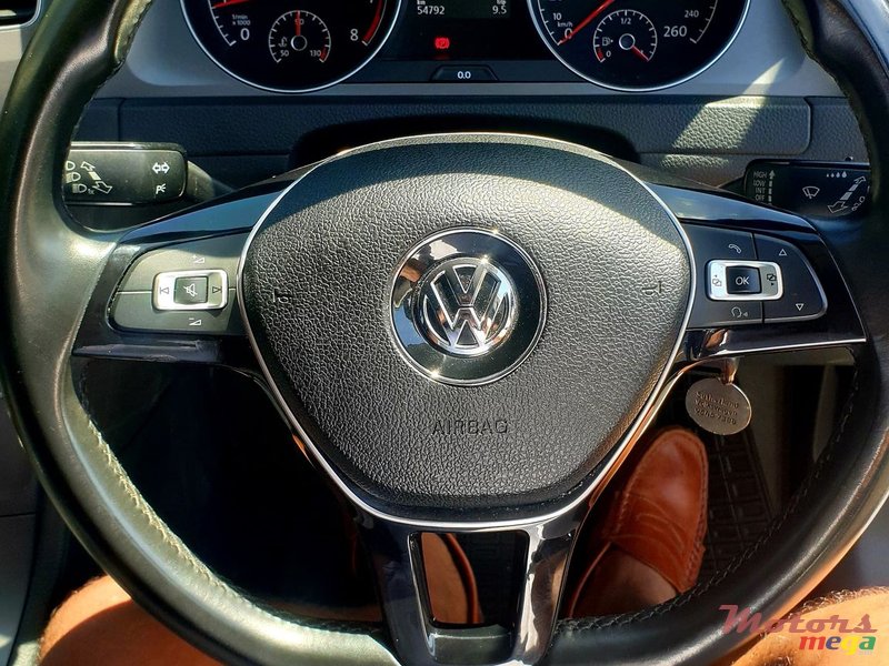 2015' Volkswagen Golf VII TSI photo #6