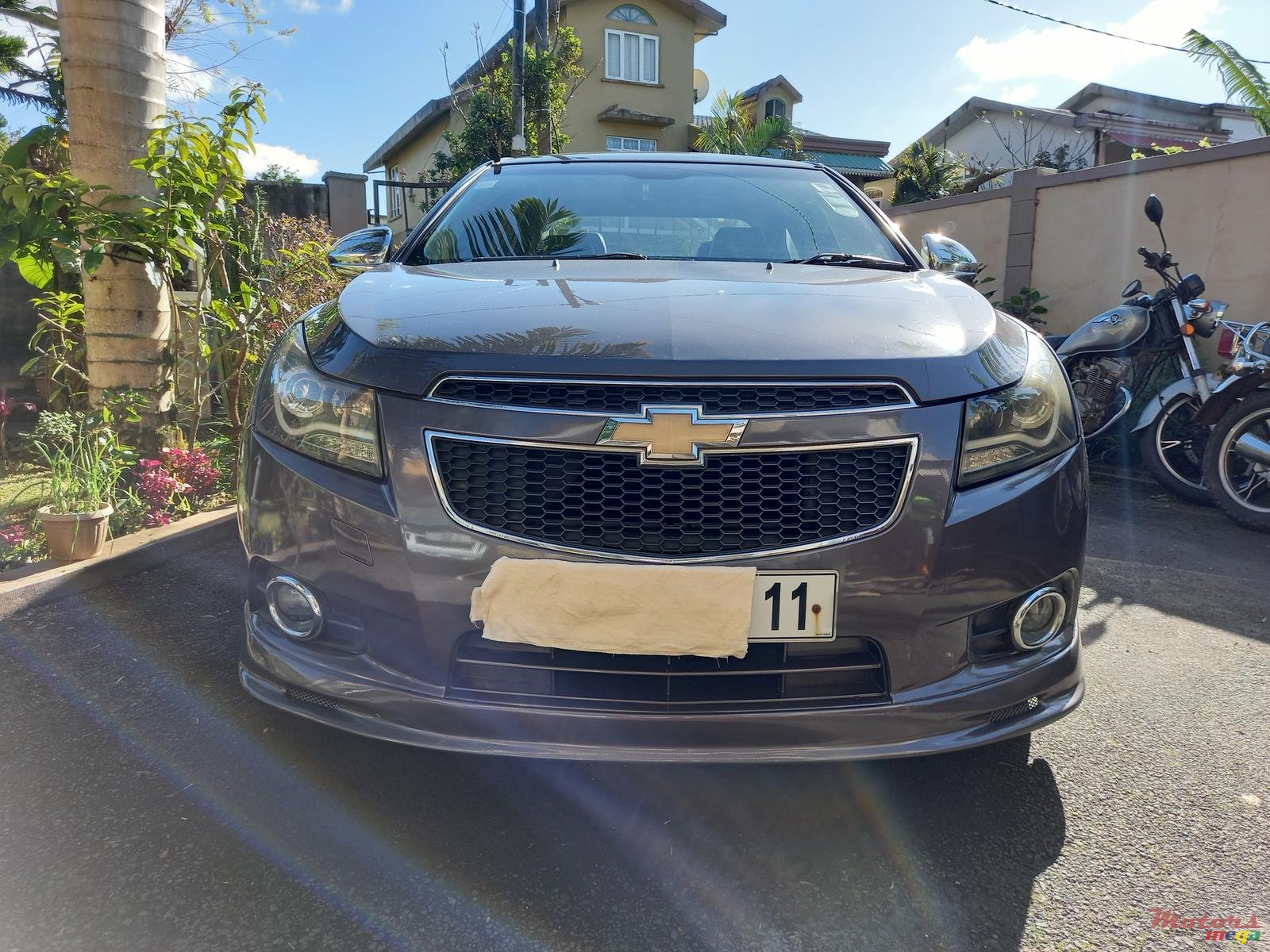 2011' Chevrolet Chevy Cruze photo #1